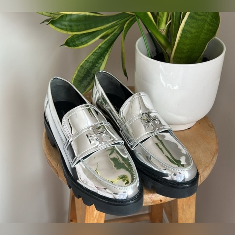 Size 5.5 - 🆕️ Tory Burch Classic Logo Lugged Loafers Mirtor Metalic Leather
